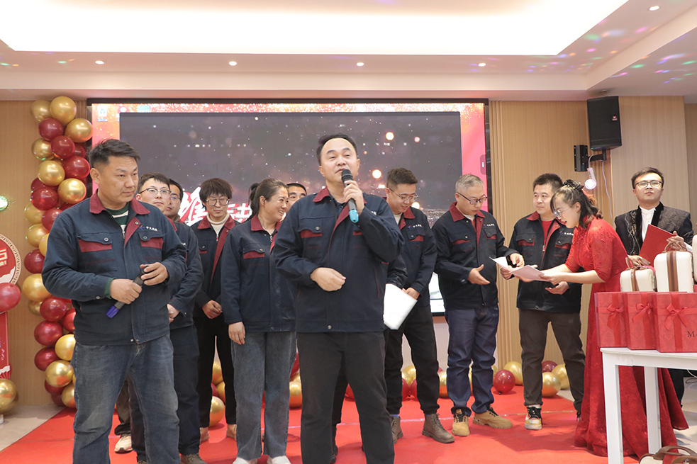 運營中心團隊切.jpg 運營中心團隊切.jpg